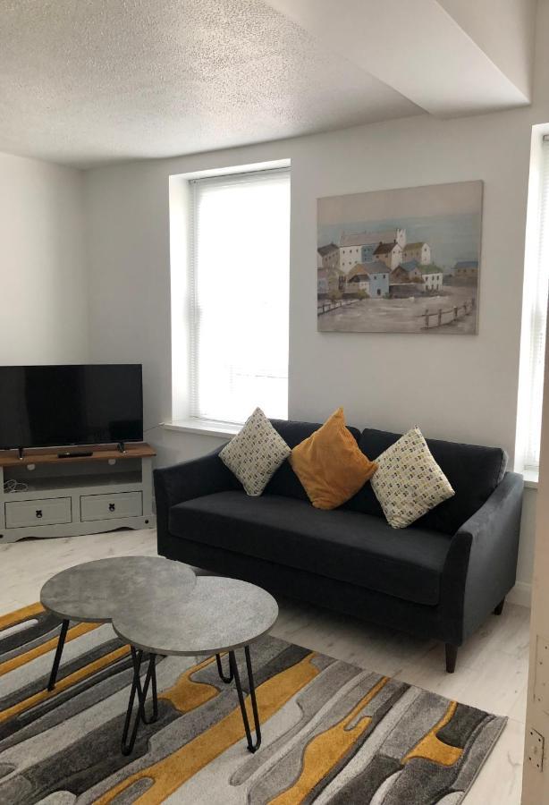 Spacious And Bright Town Centre Apartment Ballycastle Exteriör bild
